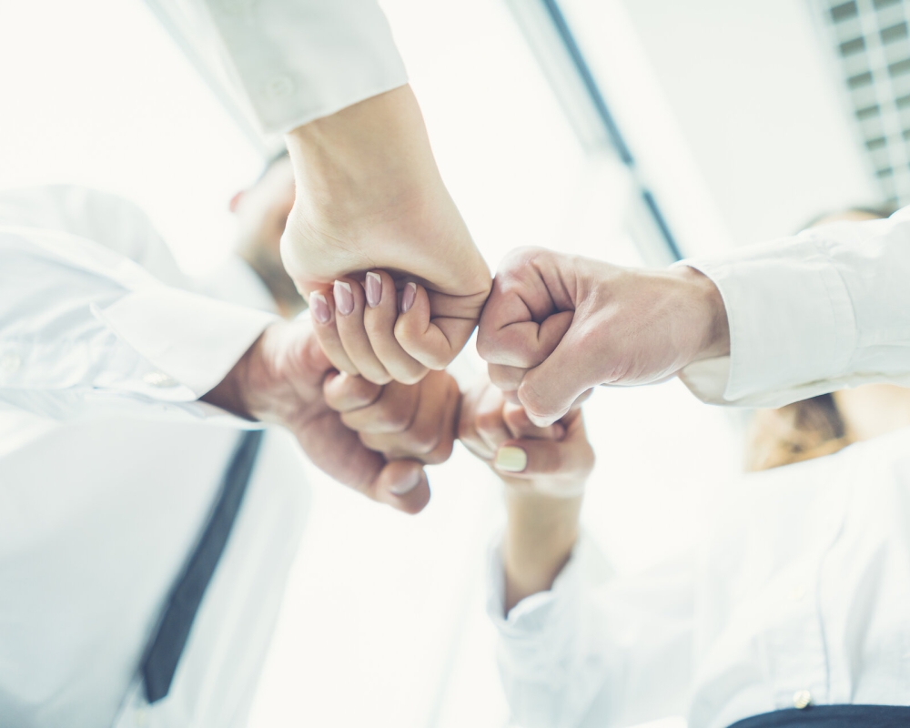 jumeog-eulo-insahaneun-4-myeong-ui-sa-eobga